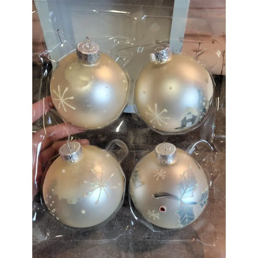 Target 2006 white ball mistletoe snowflake glass‎ ornament set Xmas